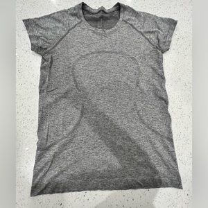 Lululemon swiftly short sleeve size 12
